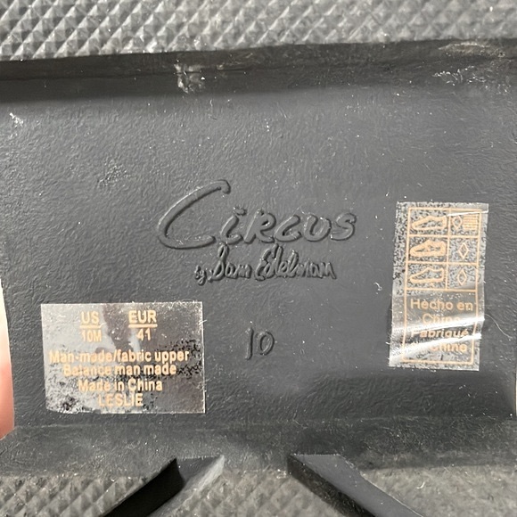 Circus by Sam Edelman Lug Sole Chelsea Boot - Picture 8 of 9